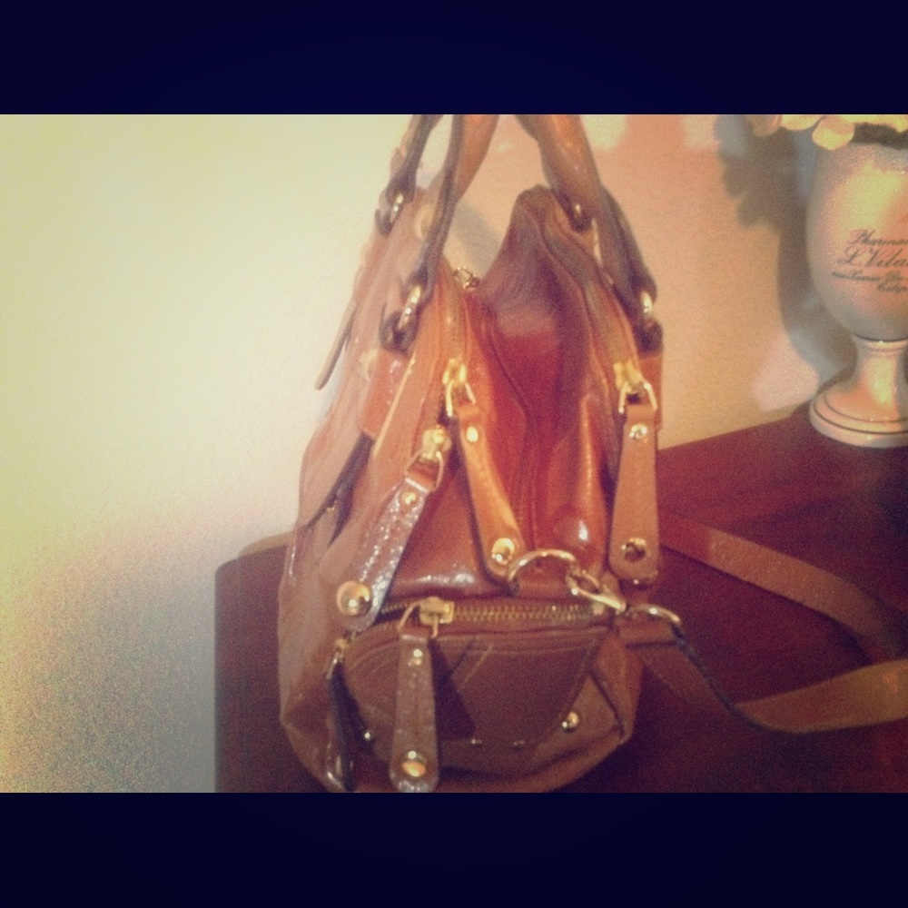 Leather hand and shoulder bag